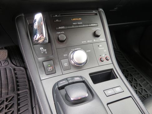 Used 2013 Lexus CT 200h image 21