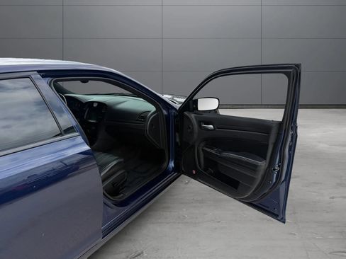 Used 2016 Chrysler 300 S RWD image 22