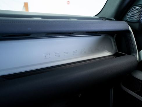 Used 2022 Land Rover Defender 90 S image 46