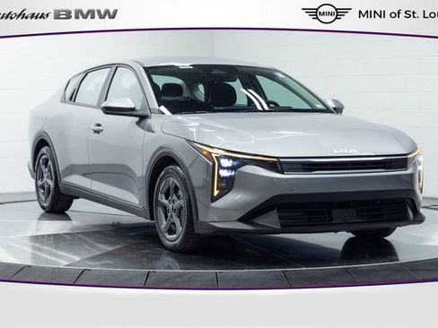 Used 2025 Kia K4 FWD image 1