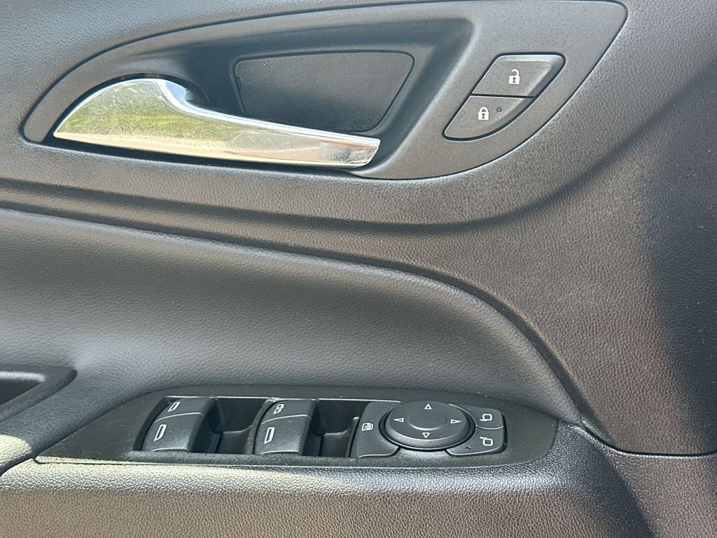 Used 2024 Chevrolet Equinox LT FWD image 29