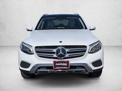 Used 2019 Mercedes-Benz GLC 350e 4MATIC image 2