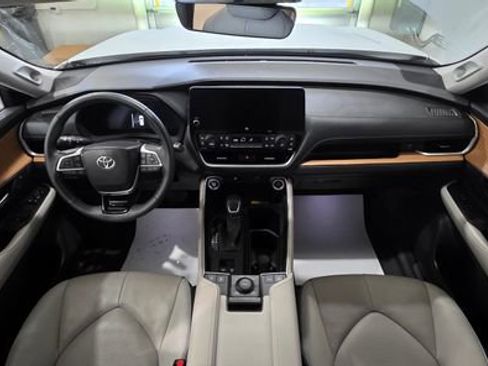 Used 2024 Toyota Grand Highlander Limited image 34