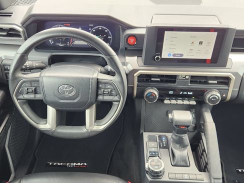 Used 2024 Toyota Tacoma TRD Off-Road AWD/4WD image 31