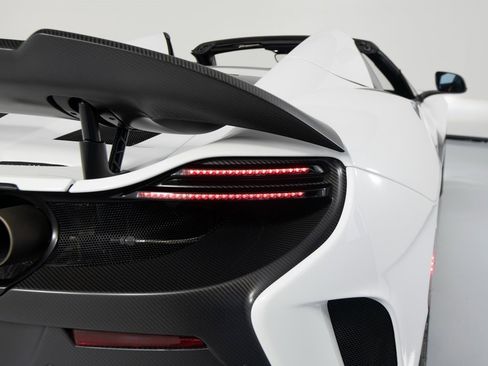 Used 2016 McLaren 675LT Spider image 50
