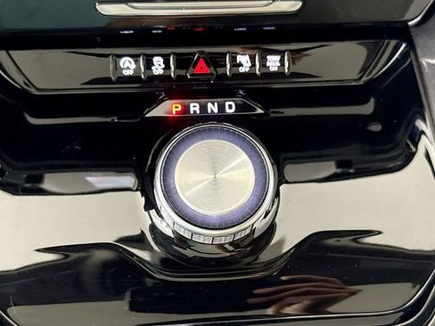 Used 2024 Jeep Wagoneer 2WD w/ Premium Group I image 17