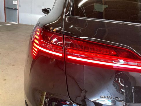 Used 2023 Audi e-tron Chronos w/ Chronos Package image 30