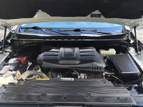 Used 2021 Nissan Titan SV w/ SV Convenience Package image 22