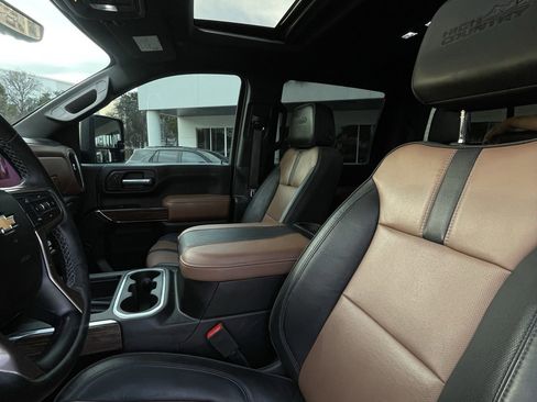 Used 2023 Chevrolet Silverado 2500 High Country image 21