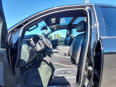 Used 2024 Nissan Titan PRO-4X w/ Pro-4x Convenience Package image 23