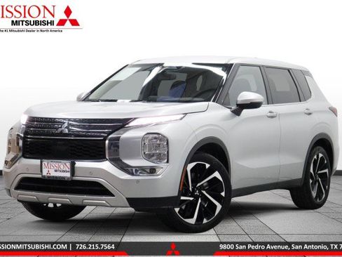 Used 2024 Mitsubishi Outlander SE FWD image 1