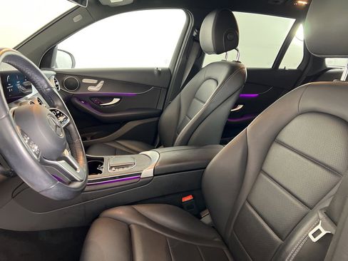 Used 2022 Mercedes-Benz GLC 300 4MATIC image 2