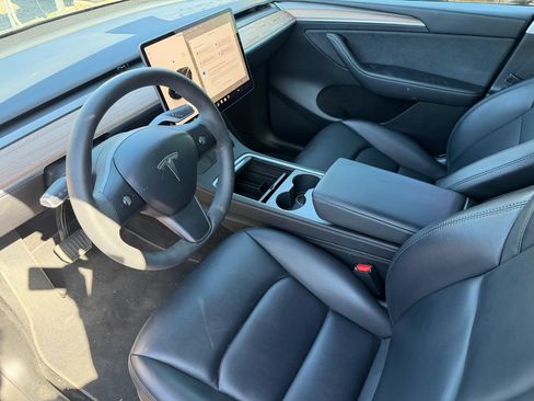Used 2023 Tesla Model Y Long Range AWD/4WD image 2