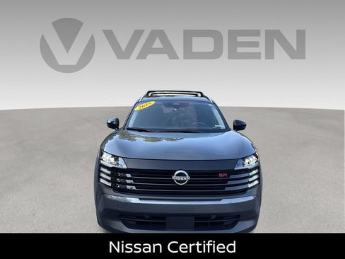 Used 2025 Nissan Kicks SR FWD image 2