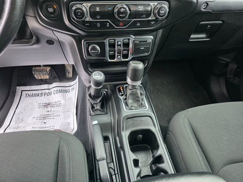 Used 2022 Jeep Gladiator Sport image 23