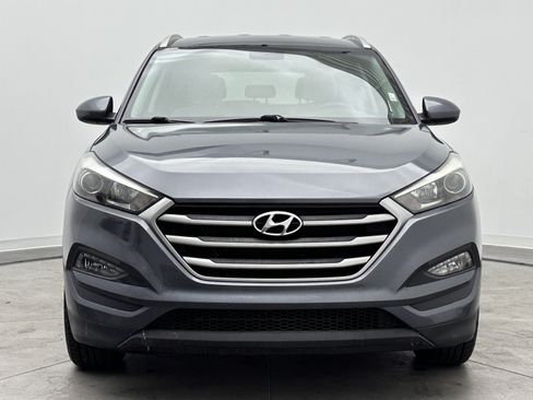 Used 2017 Hyundai Tucson SE w/ SE Popular Package 02 FWD image 2