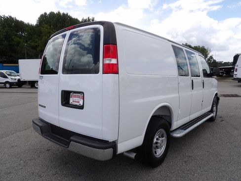 Used 2025 Chevrolet Express 2500 w/ Driver Convenience Package RWD image 7
