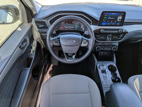 Used 2022 Ford Escape SE w/ SE Sport Appearance Package image 16