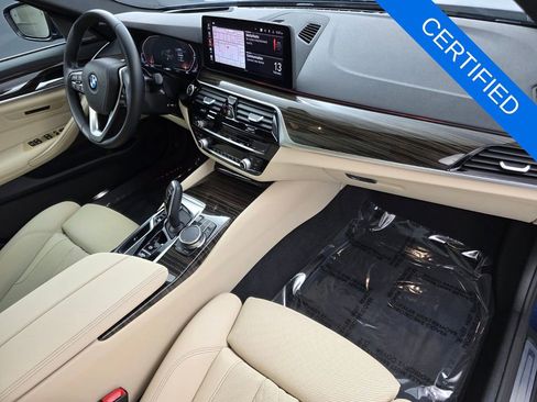 Used 2023 BMW 540i w/ Premium Package image 31