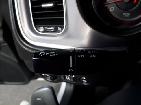 Used 2019 Dodge Charger Scat Pack w/ Dynamics Package RWD image 18