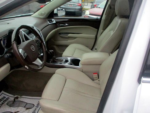 Used 2012 Cadillac SRX Luxury image 10