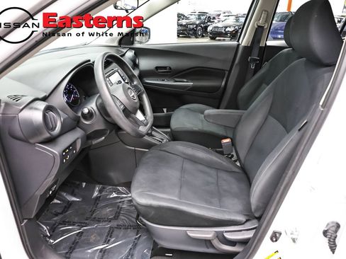 Used 2023 Nissan Kicks S FWD image 14