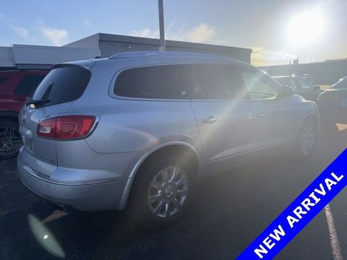 Used 2014 Buick Enclave Leather image 2