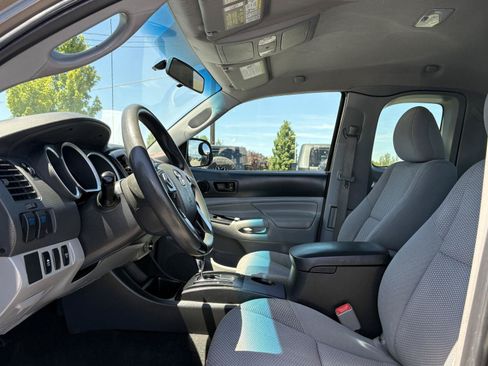 Used 2015 Toyota Tacoma 4x4 Access Cab image 18