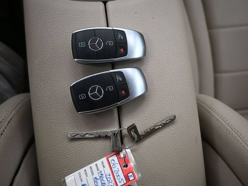 Used 2022 Mercedes-Benz GLC 300 w/ Premium Package Lite image 2