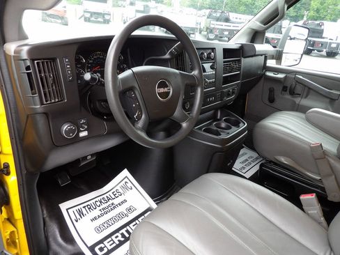 Used 2019 GMC Savana 3500 Extended w/ Driver Convenience Package image 15