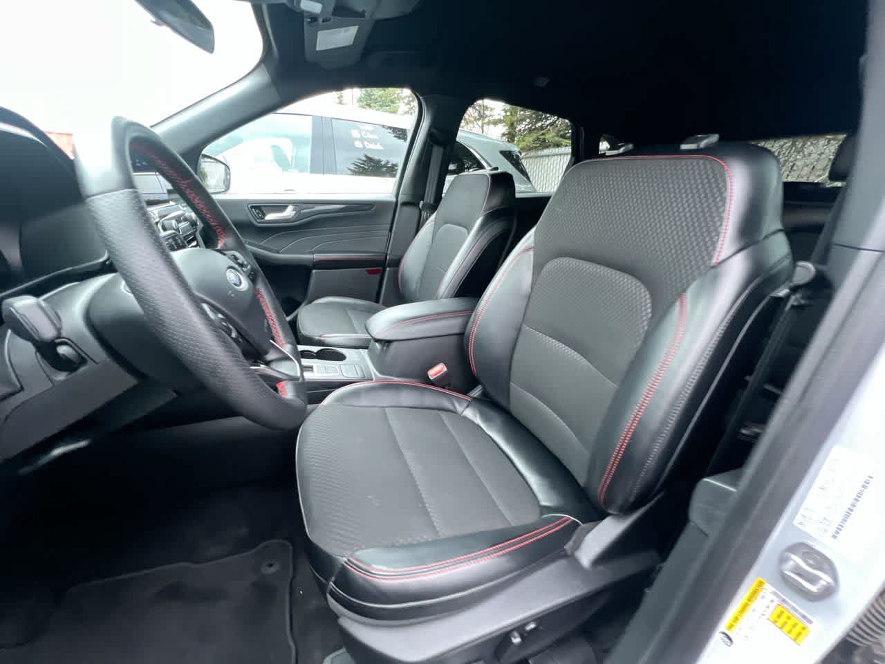 Used 2025 Ford Escape ST-Line Select AWD/4WD image 11