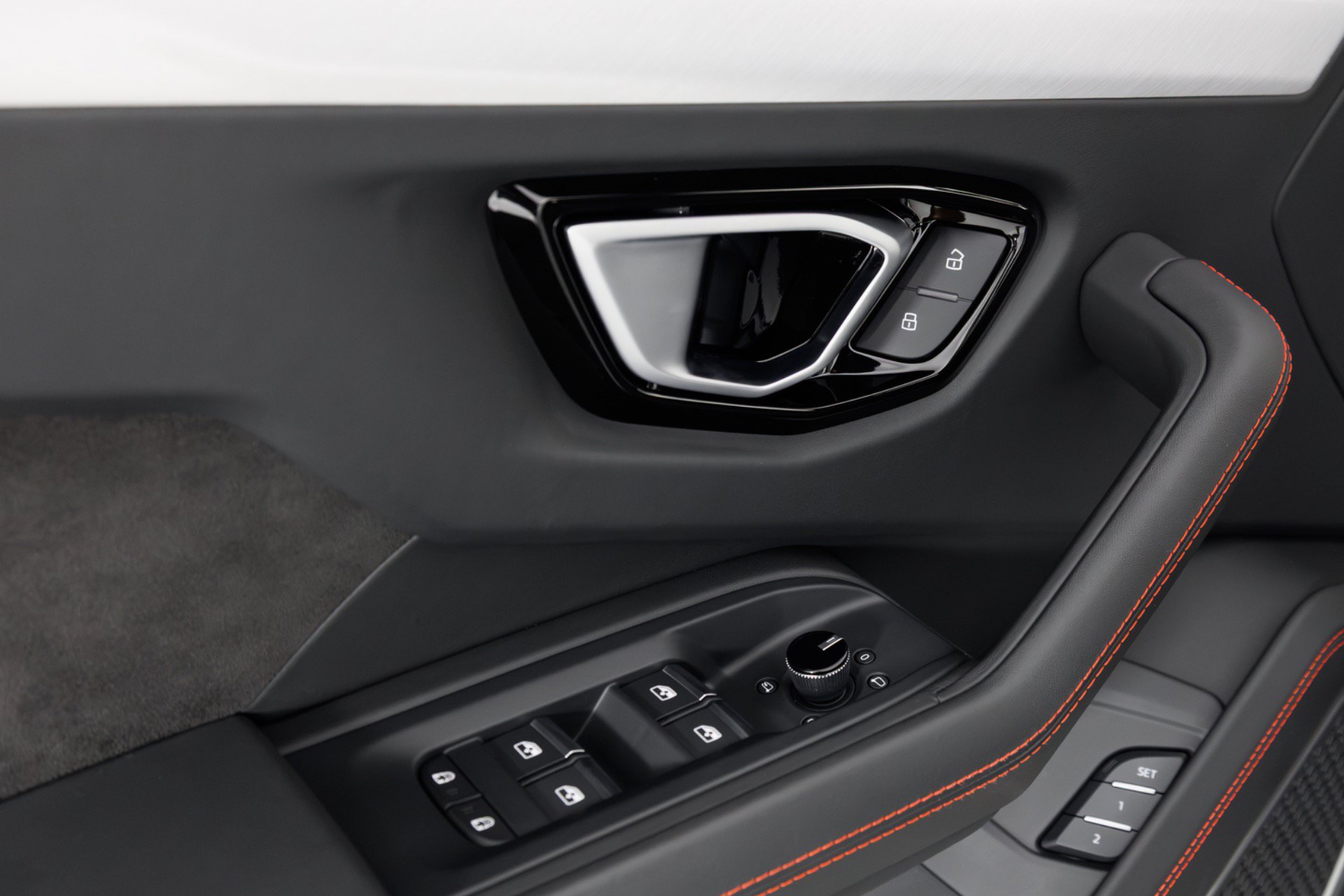 Used 2024 Lamborghini Urus S AWD/4WD image 34