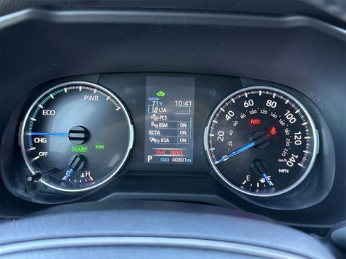 Used 2022 Toyota RAV4 SE w/ Convenience Package image 19