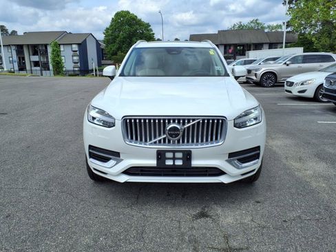 Used 2025 Volvo XC90 T8 Ultra w/ Protection Package Premier image 2