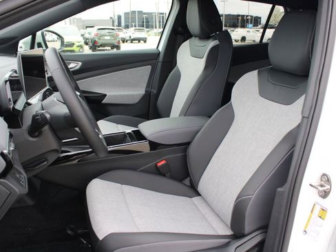 New 2026 Volkswagen ID.4 Pro image 7