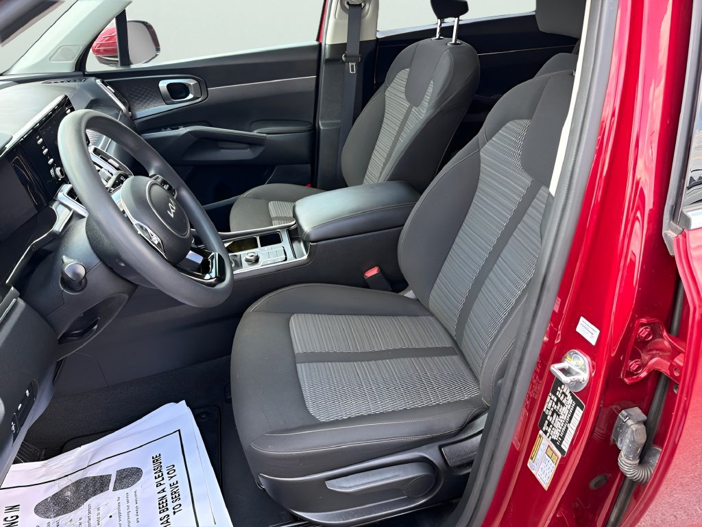 Used 2023 Kia Sorento LX FWD image 19