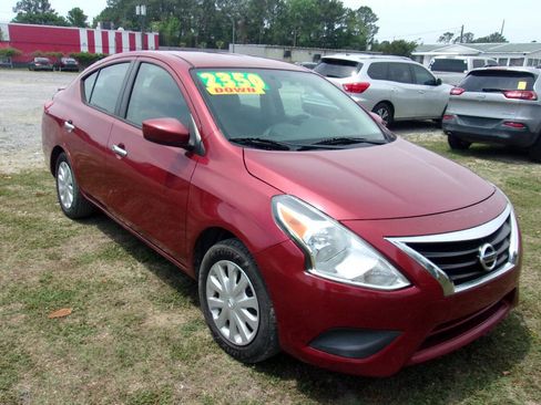 Used 2017 Nissan Versa SV FWD image 9