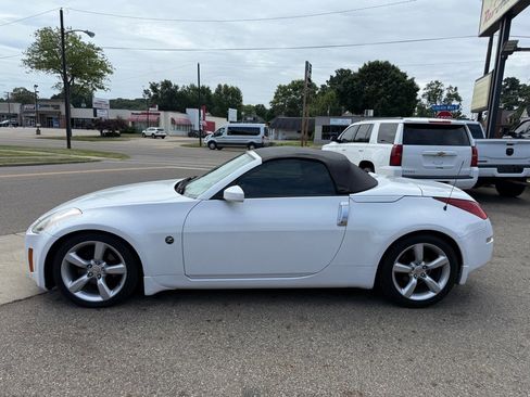 Used 2004 Nissan 350Z Touring image 15