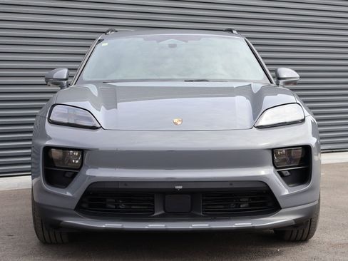 New 2026 Porsche Macan 4S Electric AWD/4WD image 6
