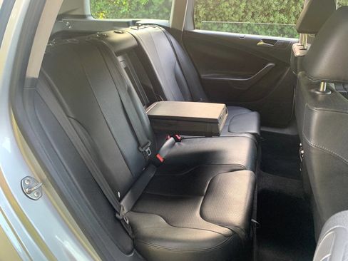 Used 2008 Volkswagen Passat 2.0T image 26