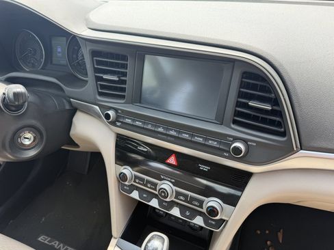 Used 2020 Hyundai Elantra SEL w/ Cargo Package (C1) FWD image 13