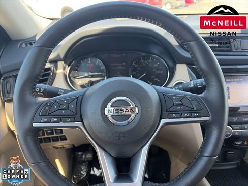 Used 2017 Nissan Rogue SV w/ SV Premium Package AWD/4WD image 26