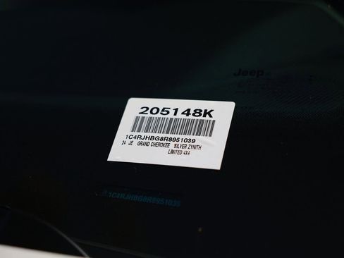 Used 2024 Jeep Grand Cherokee Limited w/ Black Appearance Package AWD/4WD image 38