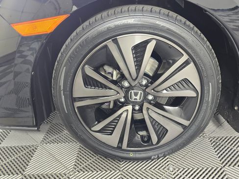 Used 2018 Honda Civic EX image 11