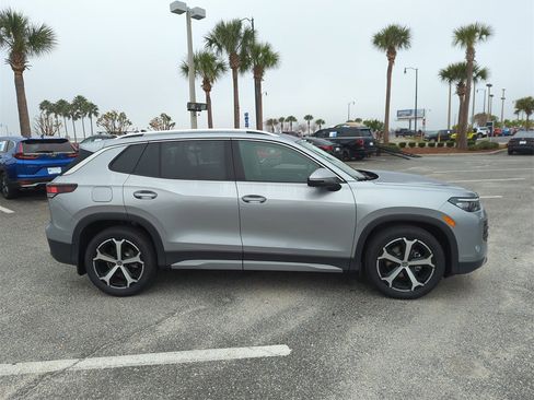 New 2026 Volkswagen Tiguan SE image 3