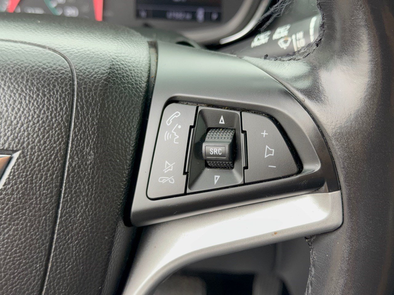 Used 2018 Chevrolet Trax LT w/ LT Convenience Package FWD image 19