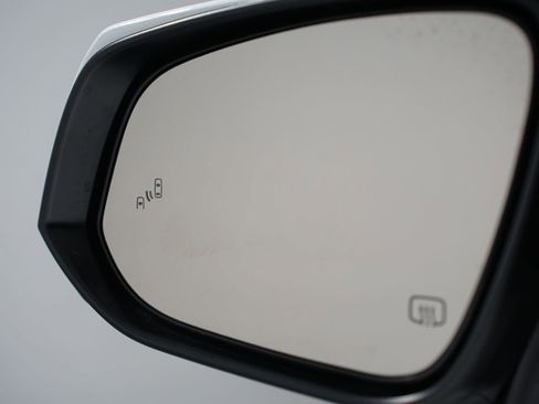 Certified 2024 Toyota Highlander LE image 26