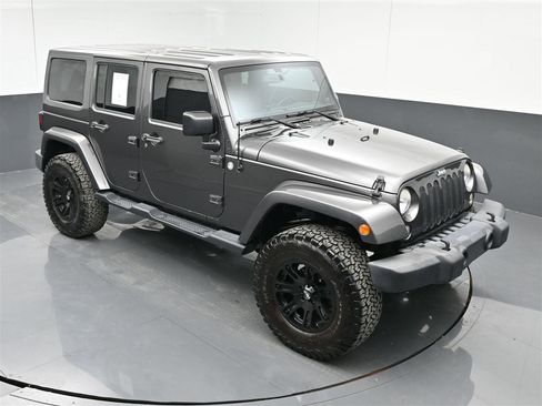 Used 2014 Jeep Wrangler Unlimited Sahara w/ Dual Top Group image 21