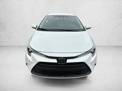 Used 2024 Toyota Corolla LE FWD image 2