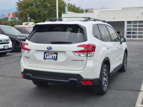 Used 2021 Subaru Forester Premium AWD/4WD image 3